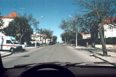 Nesta situação, quem tem o dever de ceder a passagem?